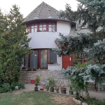 Sunfish Apartman Balatonszarszo Exterior photo